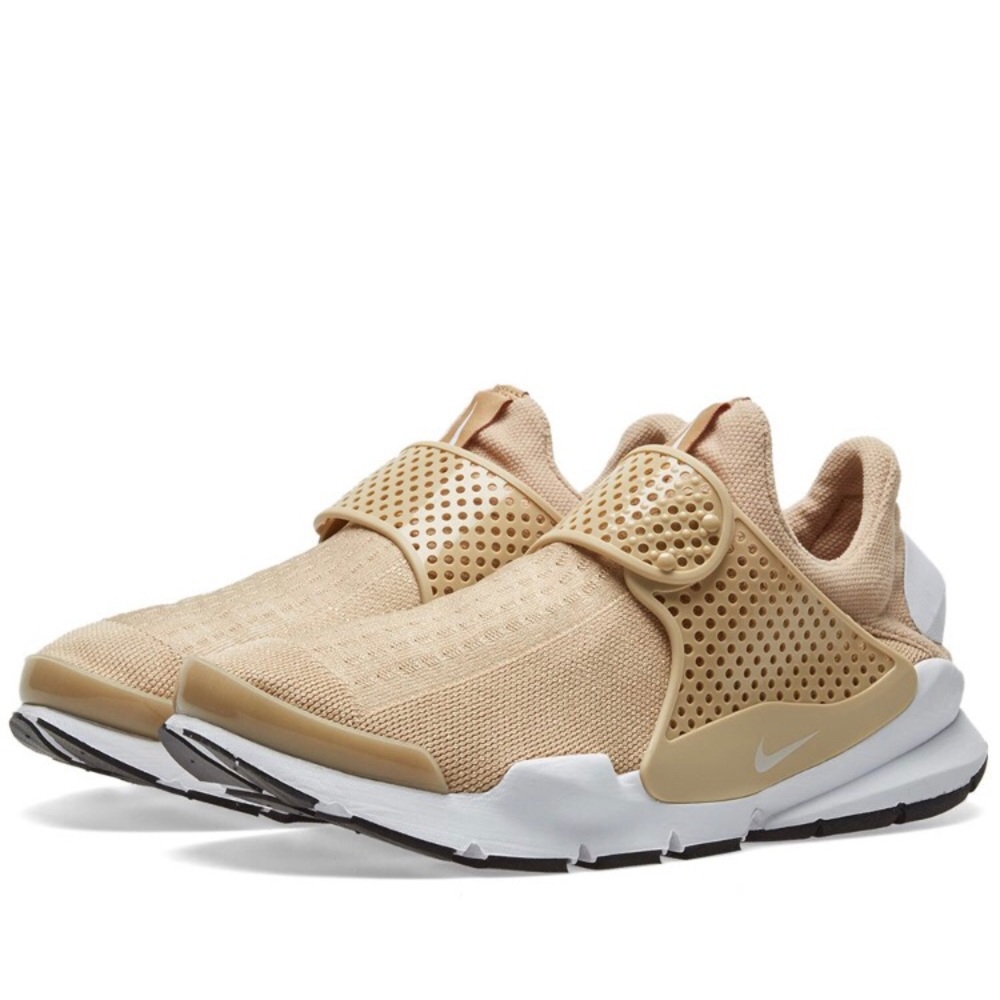 Linen Nike Sock Darts